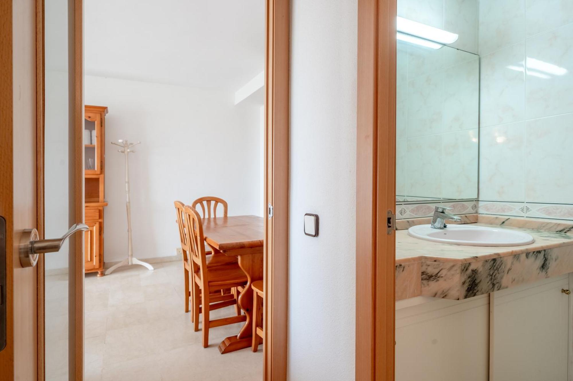 Rentalmar Central Park Salou Rum bild