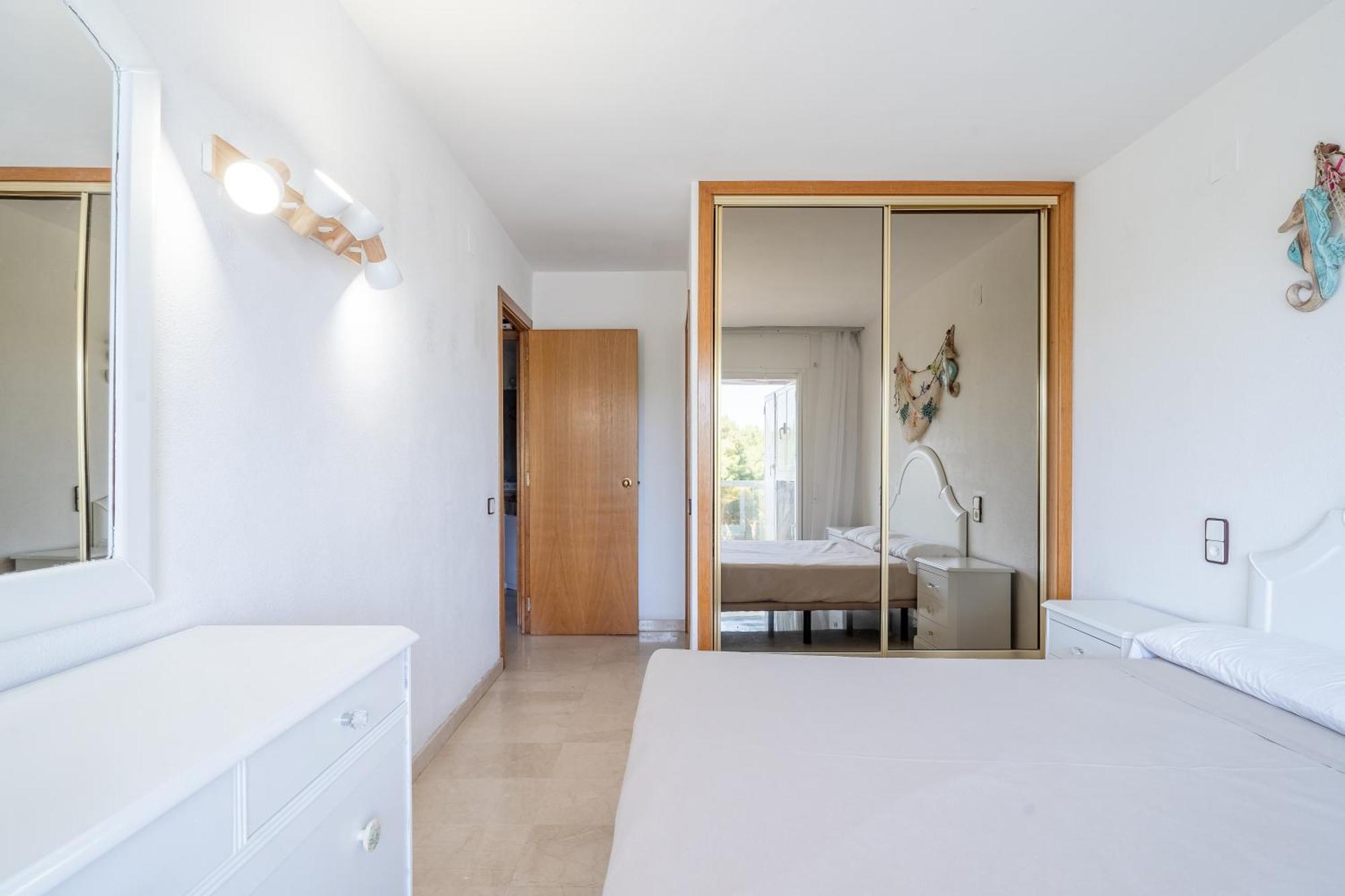 Rentalmar Central Park Salou Rum bild