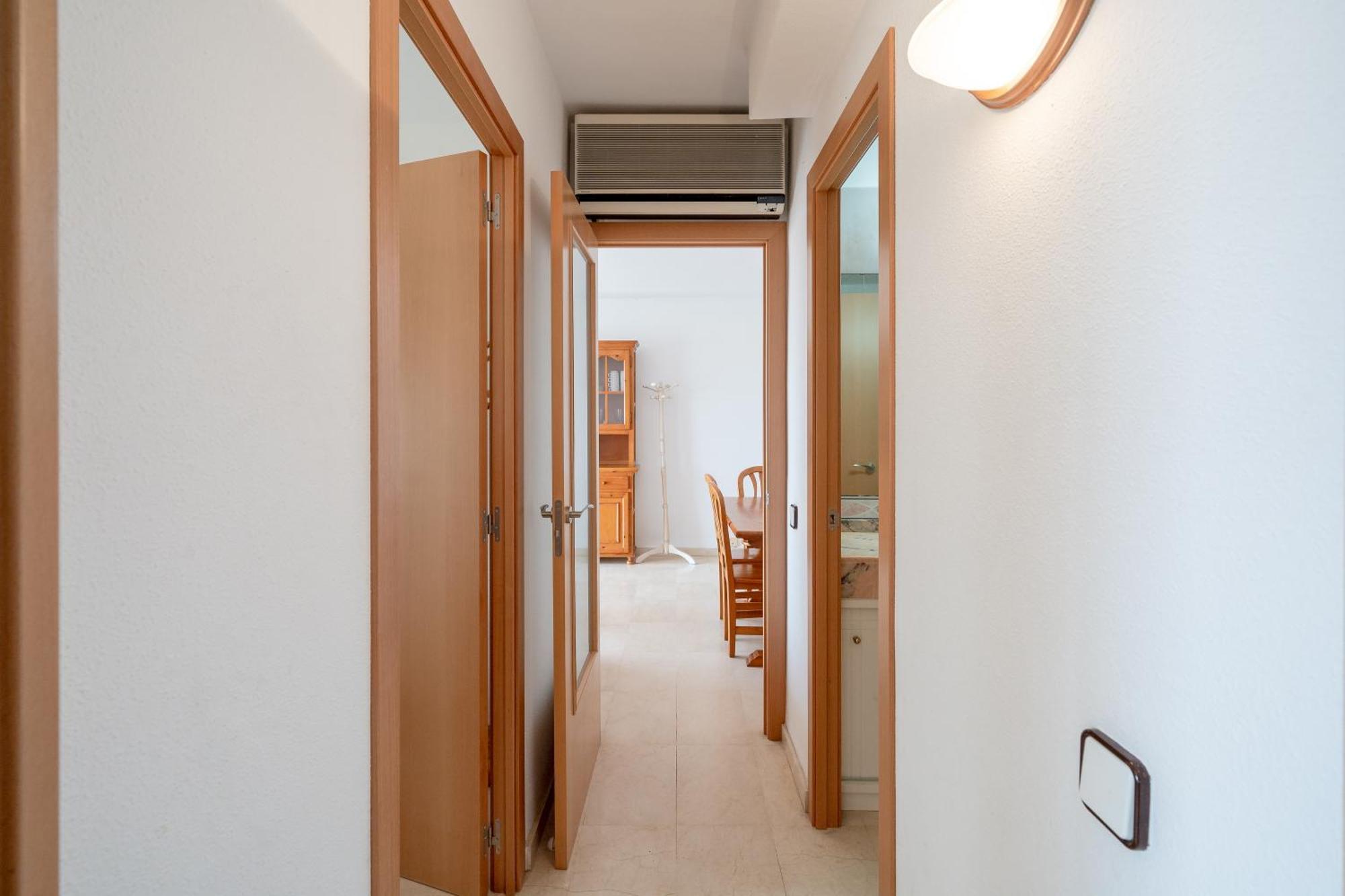 Rentalmar Central Park Salou Rum bild