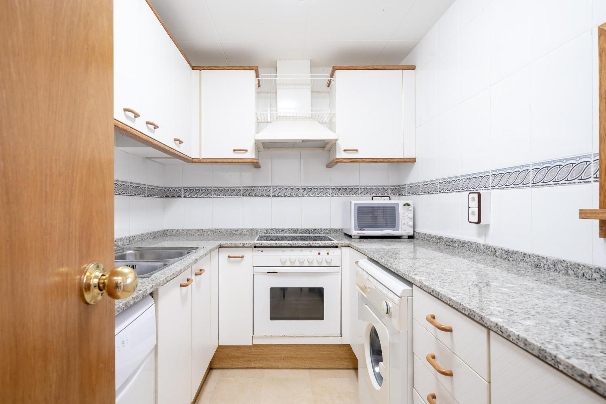 Rentalmar Central Park Salou Rum bild