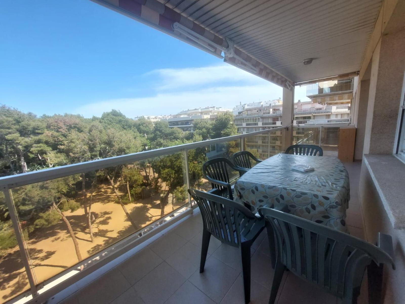 Rentalmar Central Park Salou Rum bild