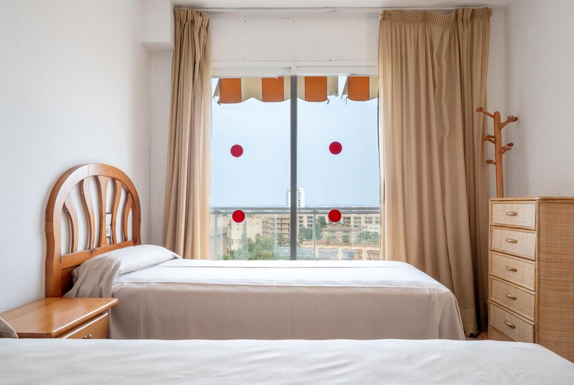 Rentalmar Central Park Salou Rum bild